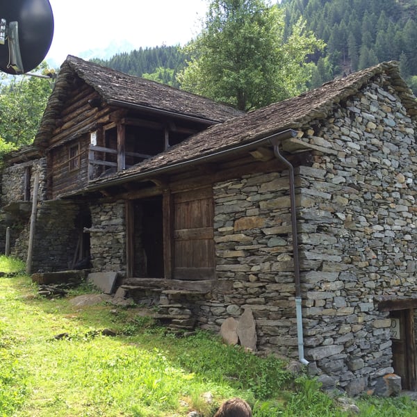 Autentico rustico ticinese con terreno, Madra(Val Malvaglia) 1