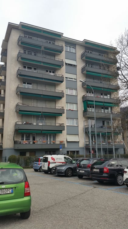 Ampio 4.5 ristrutturato con vista aperta e box a Chiasso 4