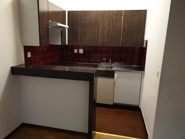 Affitto 2 locali con piscina condominiale a Vacallo 4
