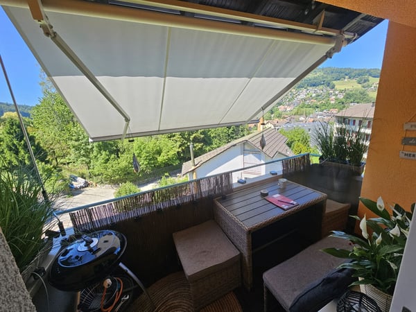 Schöne helle Wohnung im obersten Stock mit Abendsonne 1