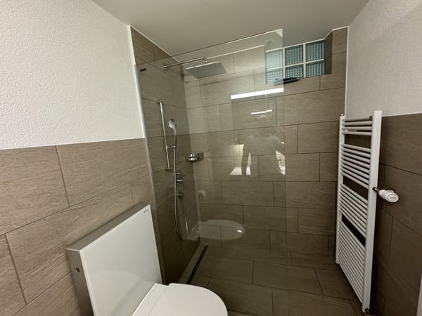 2 1/2 ZIMMER WOHNUNG VERMIETEN AN BESTER LAGE, SANIERT 2025 2