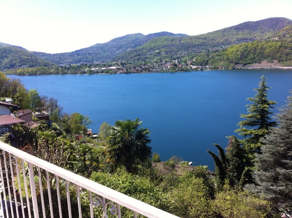 Esclusiva Villa Vista Lago con Dépendance e Spiaggia 2