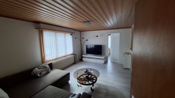 Wohnung in Gmde Höfen mit grosser Küche und Bus nach Thun 5