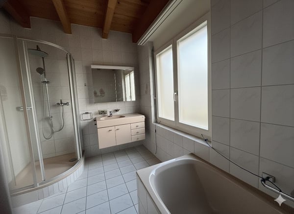 Hell 3-Zimmer Duplex-Dachwohnung mit neuer Küche zu vermiete 4