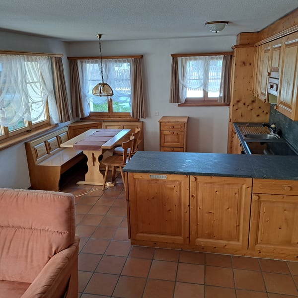3.5 Zimmer Ferienwohnung möbliert zur Dauermiete in Surrein 3