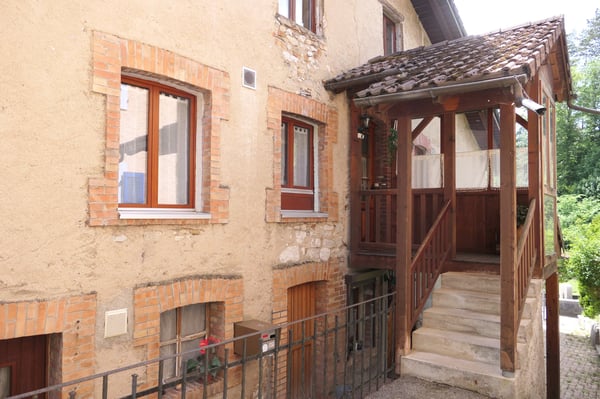 Couvet  Maison de 4 logements avec revenus locatifs 1