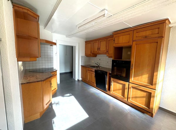 Couvet  Maison de 4 logements avec revenus locatifs 12