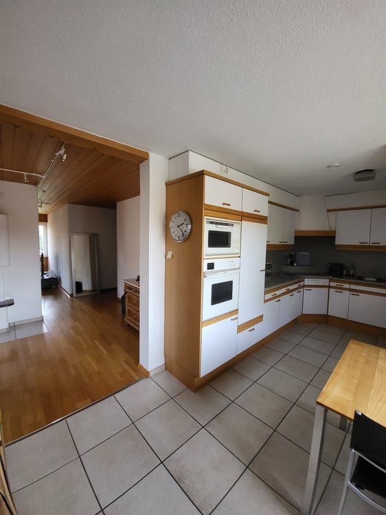 Schöne 4.5 Zimmer Dachwohnung ohne Balkon 5
