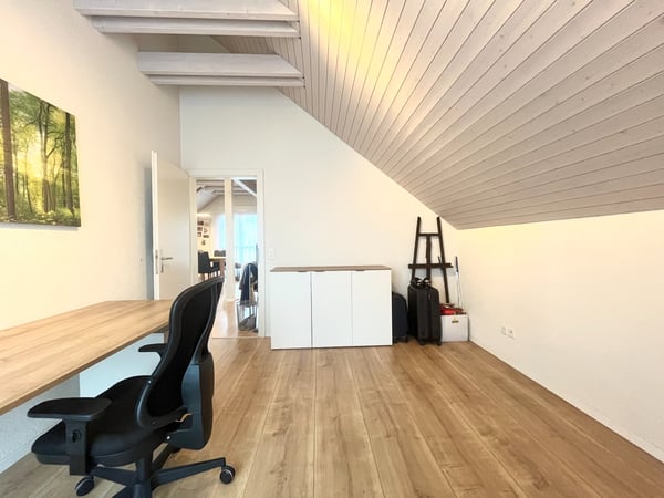 Exklusive 3.5-Zimmer-Dachwohnung mit besonderem Charme 3