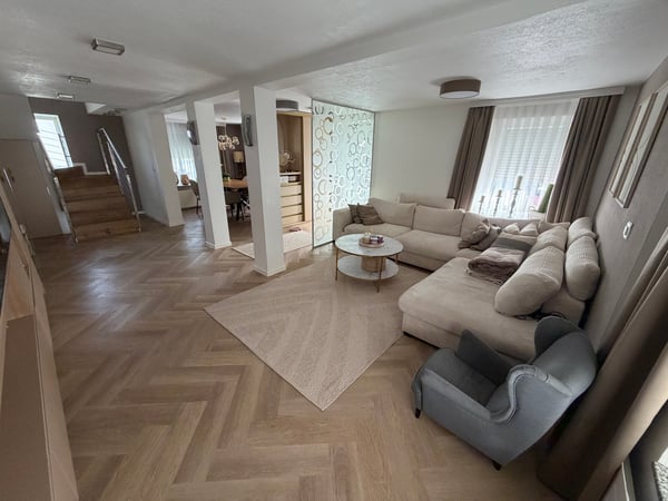 Haus zu Vermieten 5.5 Zimmer in Schlossrued 3