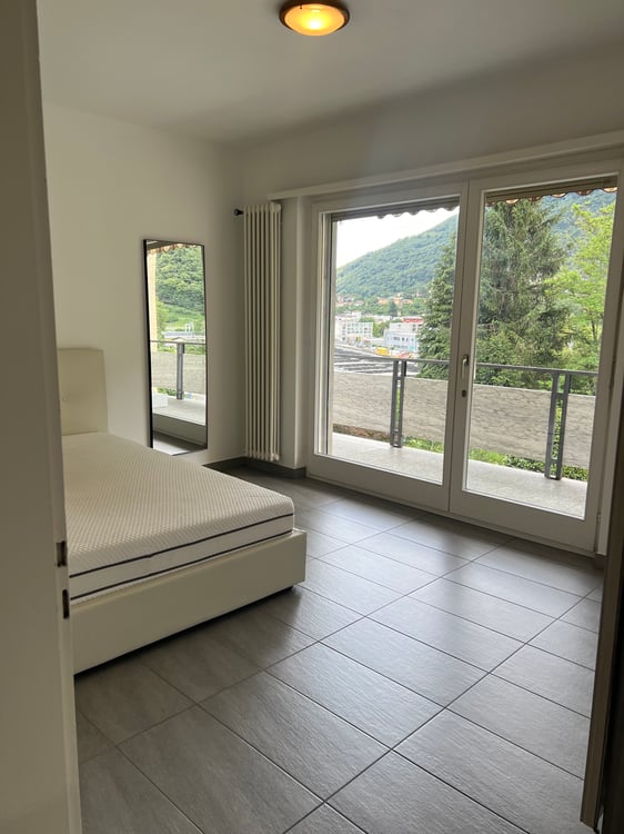 Appartamento 2.5 immerso nel verde con piscina 4