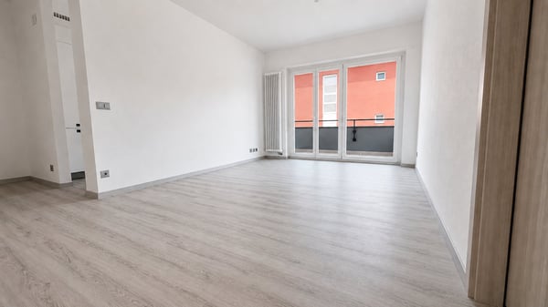 3.5 Locali rinnovato a Lugano con piscina condominiale 2