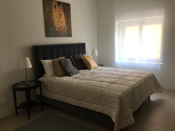 WG-Zimmer in 7 Zimmer-Haus 5