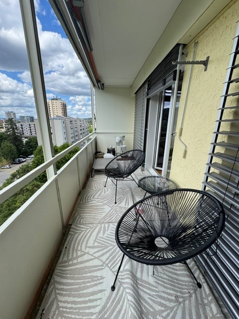 Moderne 3.5-Zimmer-Wohnung mit Balkon in Kreis 12 2