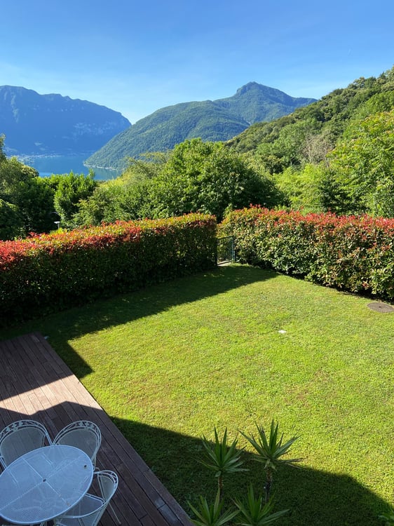 SPAZIOSA VILLA 4.5 CON GIARDINO PRIVATO A CARONA 4