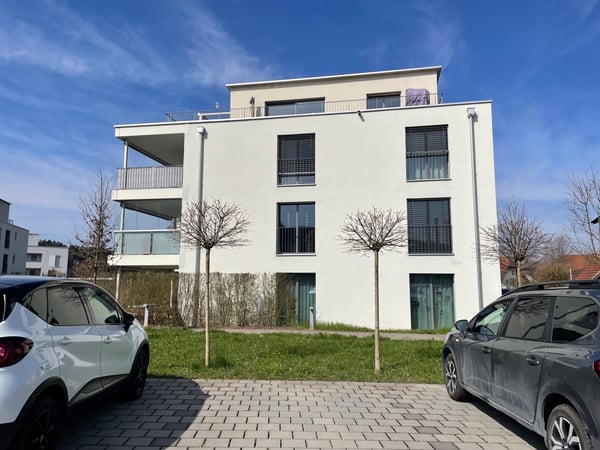 Neue moderne 3.5-Zimmerwohnung mit Balkon 3