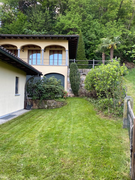 Affittasi importante villa immersa in un vigneto 5