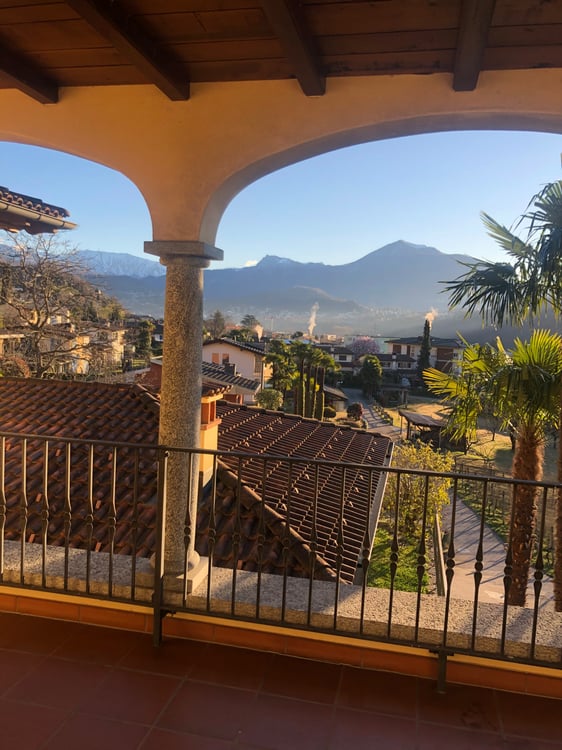 Affittasi importante villa immersa in un vigneto 2