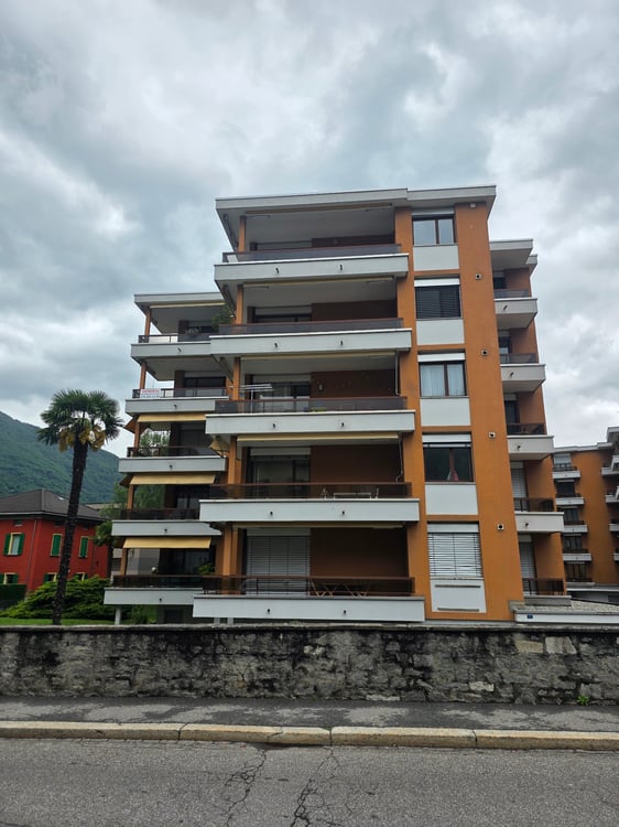 Vendesi appartamento al penultimo piano a Giubiasco 7