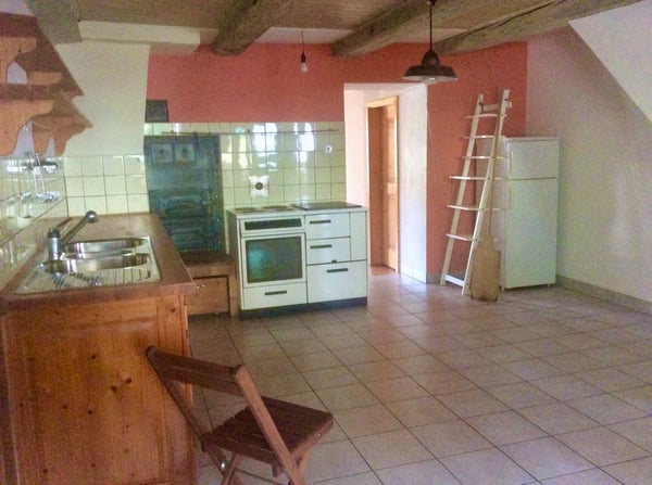 Grosse Dreizimmerwohnung mit Kachelofen 2