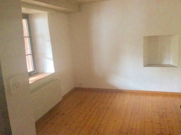 Grosse Dreizimmerwohnung mit Kachelofen 3