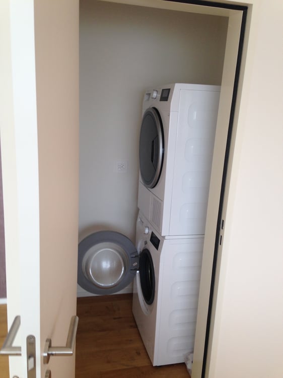 2.5 Zimmer Neue Wohn . zu vermieten 5