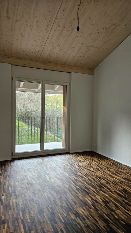 5.5 Zimmer Maisonettewohnung im DEFH mit Balkon und Garten 3