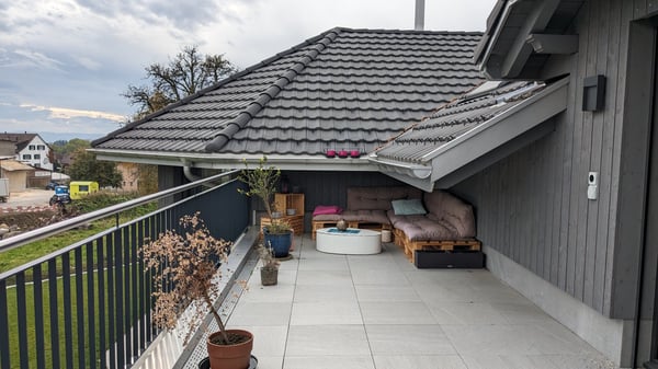 2.5 Zimmerwohnung mit Garage und grossem Balkon 5