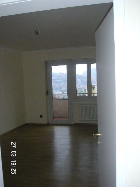 VACALLO ATTICO 3½ CON BALCONE PANORAMICO BUS A 10 METRI 3