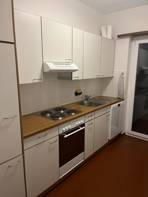 3.5-Room Apartment with Balcony in Central Lugano 4