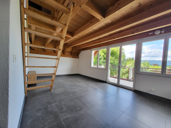 Zu vermieten: schöne 2,5-Zimmer Duplex-Wohnung 3