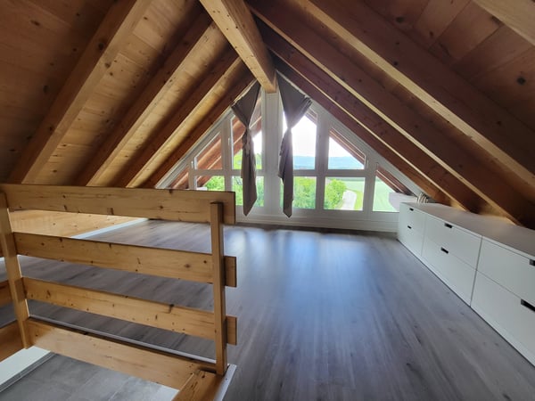Zu vermieten: schöne 2,5-Zimmer Duplex-Wohnung 4