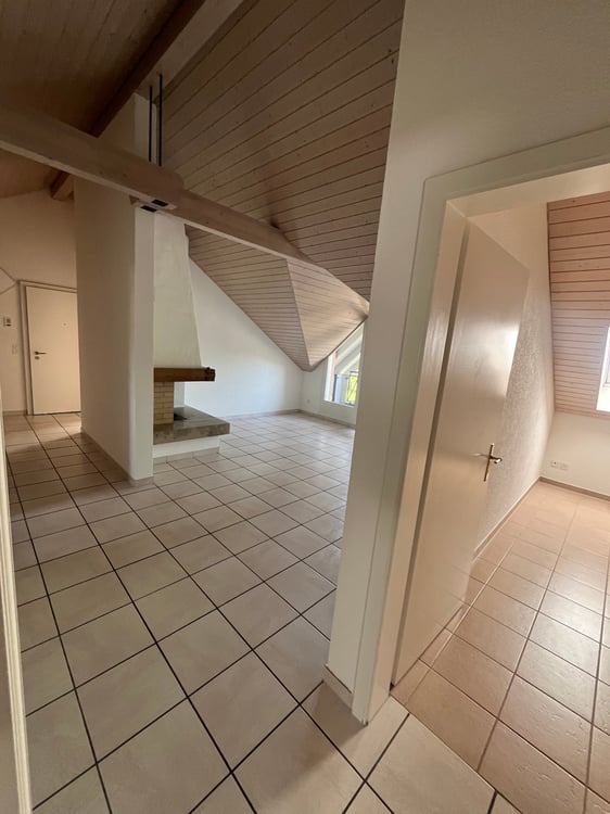 4.5 Zimmer Wohnung zu Vermieten 2