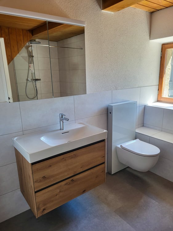 sehr ruhige, sanierte 4-Zi-Altstadt-Dachwohnung mit Balkon 2