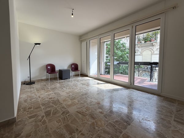 Elegante e luminoso appartamento di 3,5 locali 2