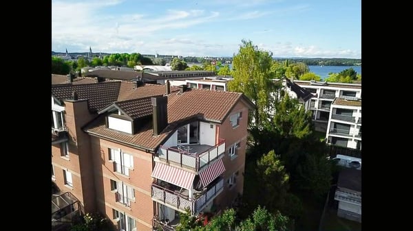 Stilvolle Dachwohnung mit Seeblick + Ausbaupotenzial 1