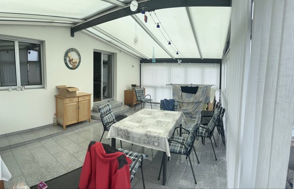 Invest mit grosser Wohnung und Saal 4