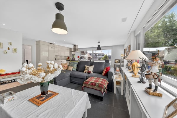 Stilvolle 2.5-Zimmer-Wohnung an zentraler Lage von Altendorf 2