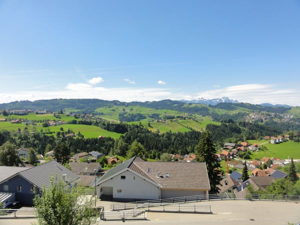 Zu vermieten 5 1/2 Zimmer Haus an sonniger Lage 11