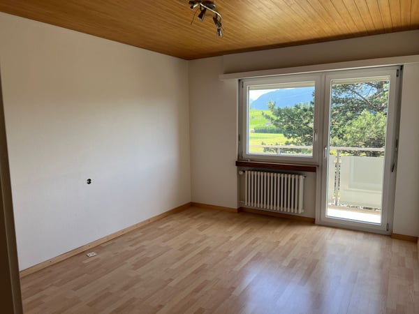6-Zimmer Einfamilienhaus mit grossem Umschwung 4