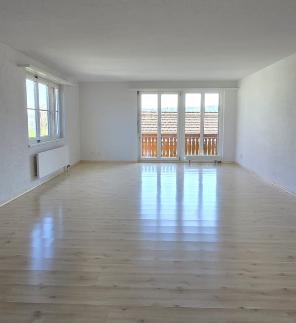 Grosszügige 5-Zimmer-Maisonette-Wohnung mit Balkon Boningen 2