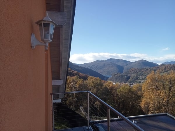 Vendesi casa unifamiliare con giardino 3