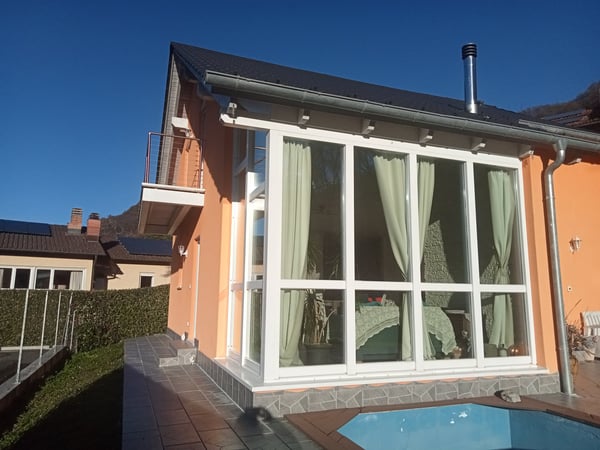 Vendesi casa unifamiliare con giardino 2