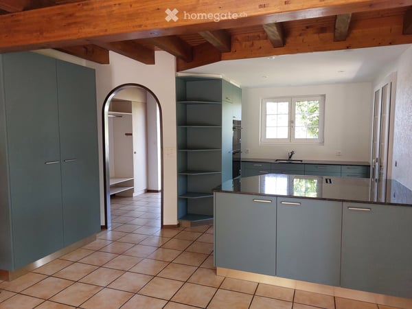 Frisch renoviertes 5½-Zimmer-Einfamilienhaus in Vesin 3