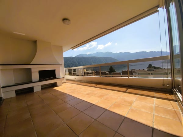 Wünderschönes Attikawohn mit See und Berge Panoramablick360 4