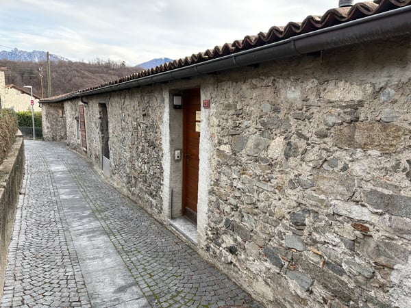rustici da riattare nel nucleo a Taverne prezzo trattabile 3