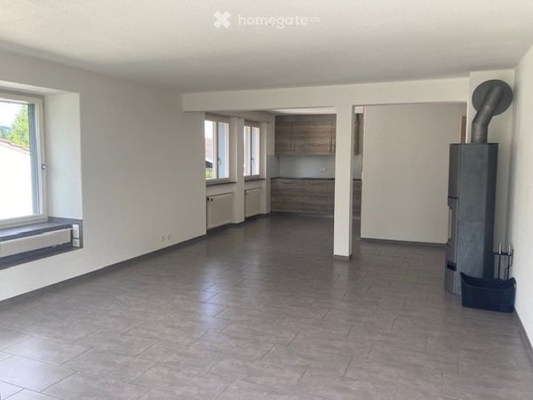 Schöne Wohnung mit Aussicht, Gartenanteil und öV Anschluss 2