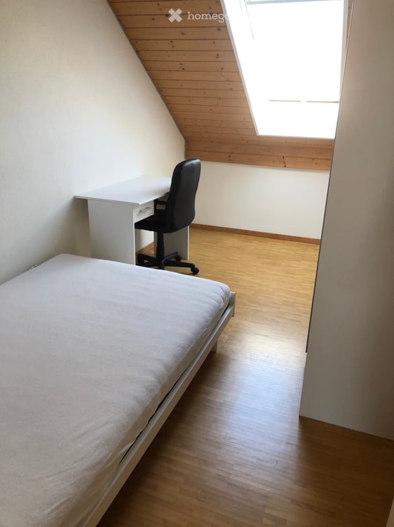 Zimmer zu vermieten per 01.08.26 3