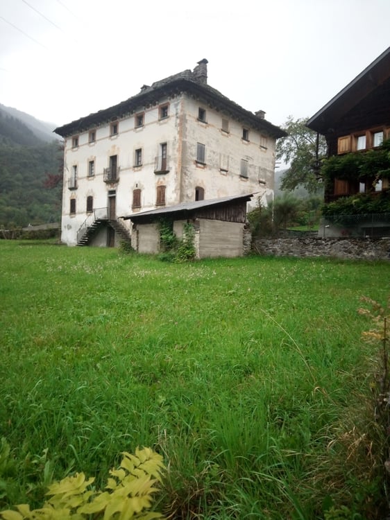 Villa 1748 con 1450 m2 terreno edificabile 1