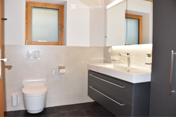3.5-Zimmer-Wohnung mit traumhaftem See- und Bergblick 3